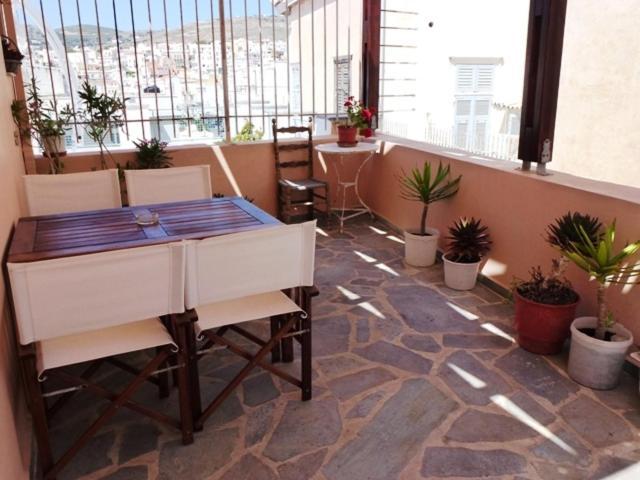 Odos Odysseos Aparthotel Ermoupoli Luaran gambar