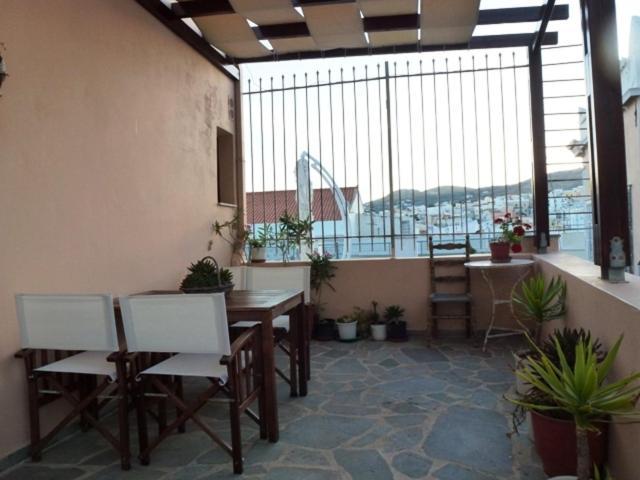 Odos Odysseos Aparthotel Ermoupoli Luaran gambar