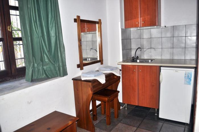 Odos Odysseos Aparthotel Ermoupoli Bilik gambar